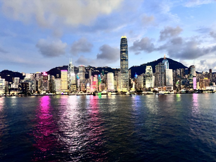 香港，活力四溢的璀璨明珠，无限商机等你来探索！